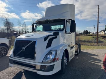 Main image Volvo VNL64T300